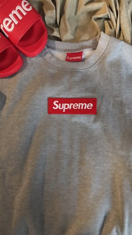 Supreme crewneck size Large