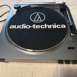 Audio Technica LP- 60 Turntable