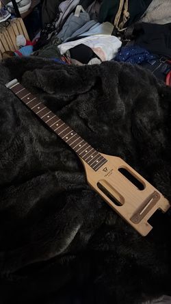 Traveler Guitar