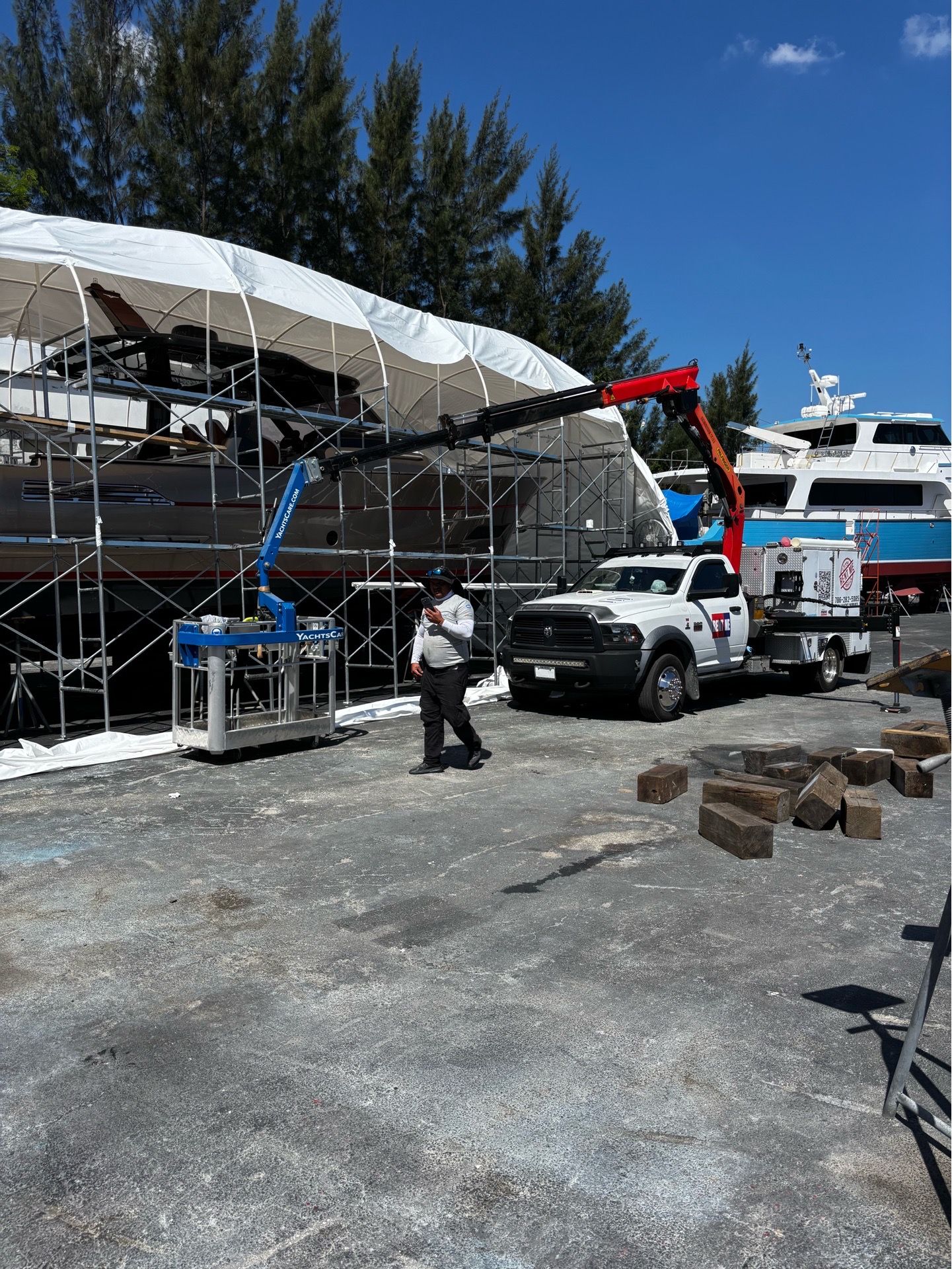 Tent o carpa for paint Yacht boat
