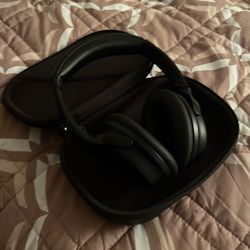 Bose headphones  with case