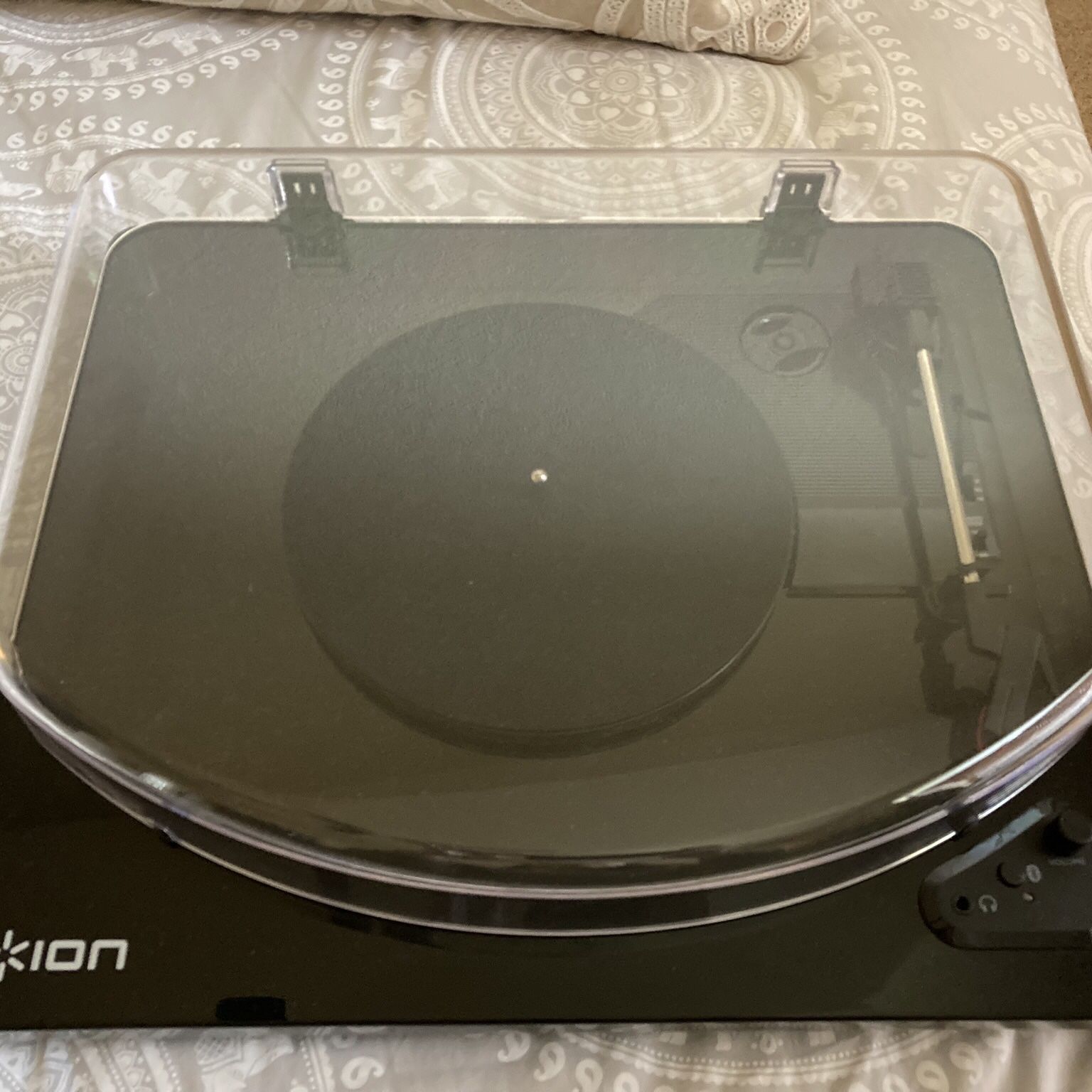 BLUETOOTH®-ENABLED RECORD PLAYER - Ion Air LP IT55 F 