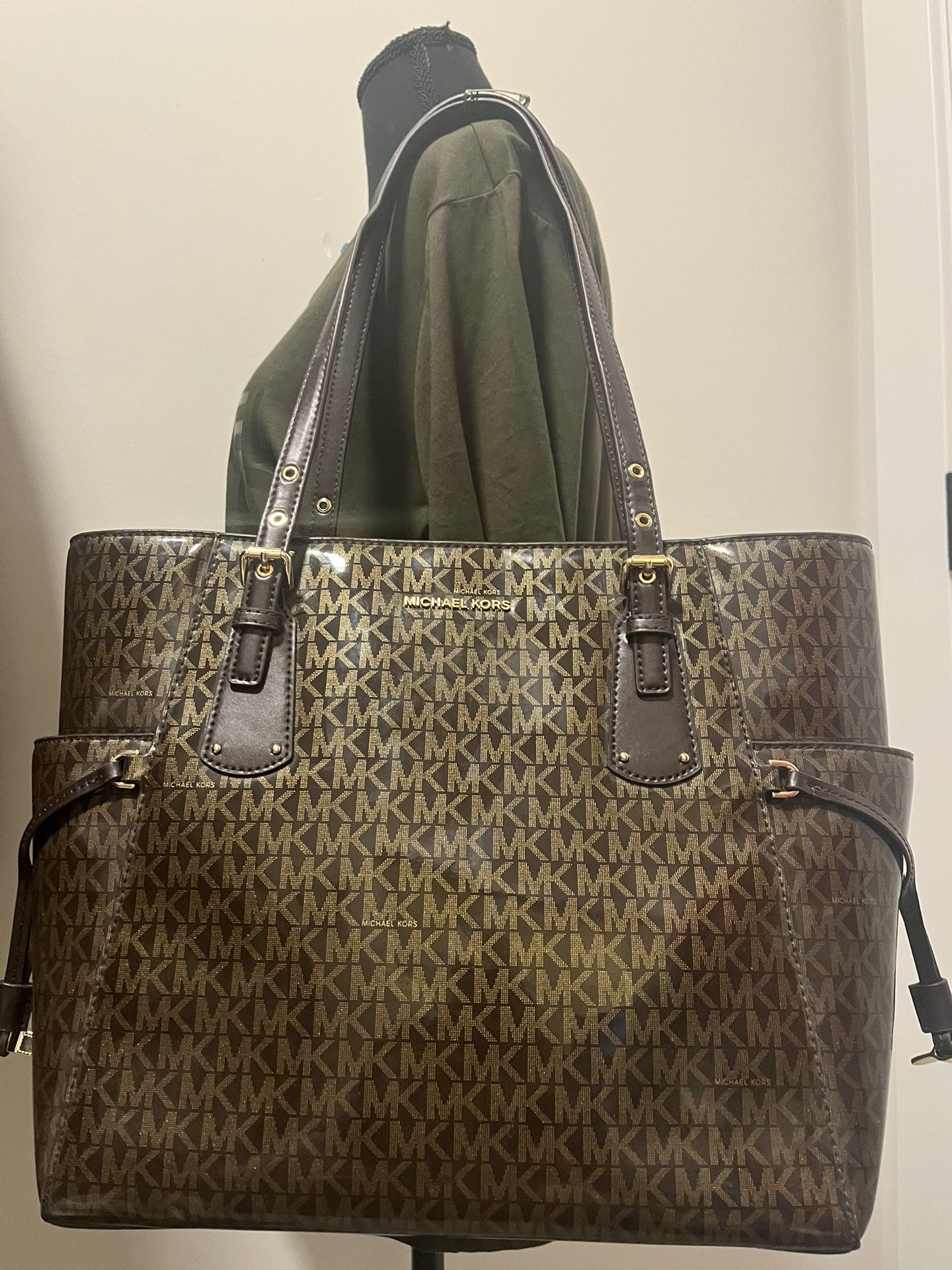 NWT Michael Kors Brown Voyager Tote