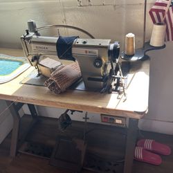 Singer Sewing Machine 