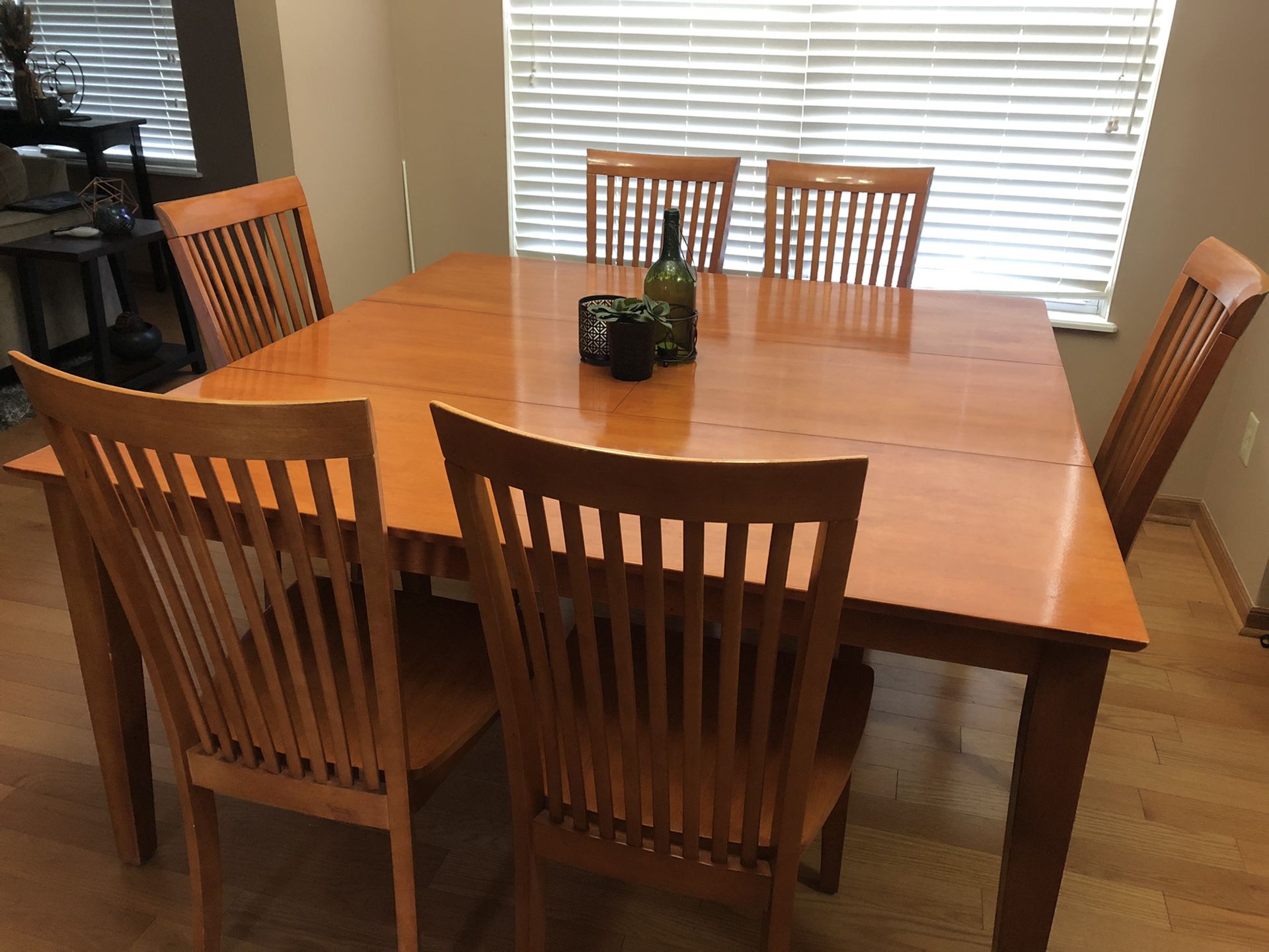 Dining Table Set with 8 chairs