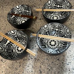 Set Of 4 Ramen bowls 