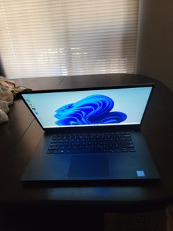 Dell XPS laptop: Core i7, Type C, Windows11. MS-office.