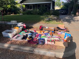 Free curbside items.  1000 north Hudson Avenue