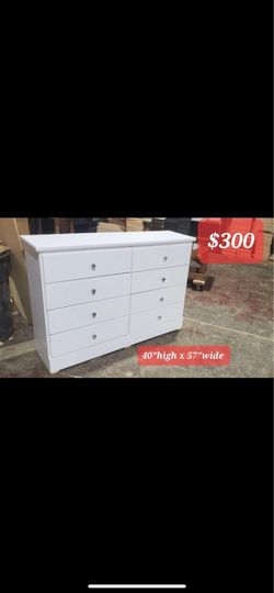 Dresser w8 drawers