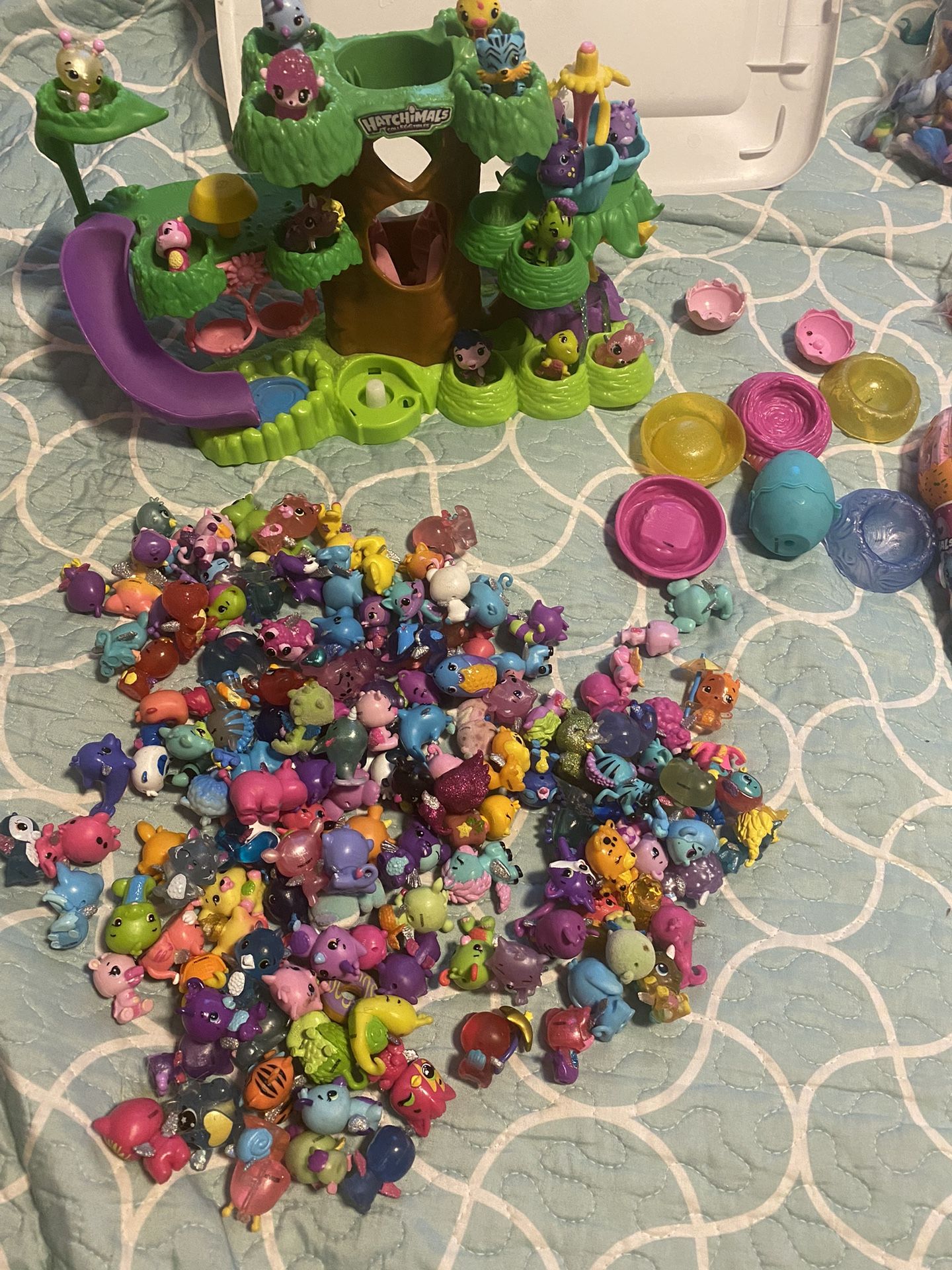Lot Of Hatchimals Figs