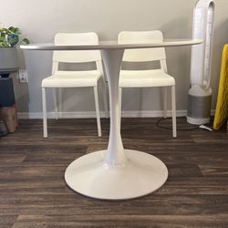 Round Kitchen Table + 2 Chairs 
