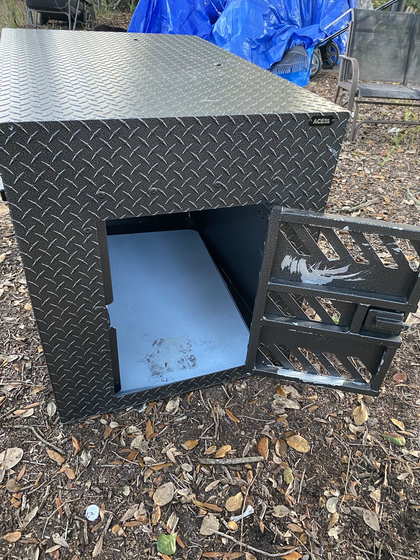 Heavy duty, dog cage