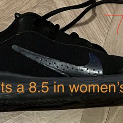 Boys Nikes 