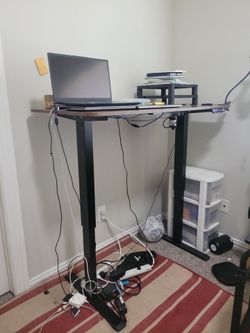 Mechanical table