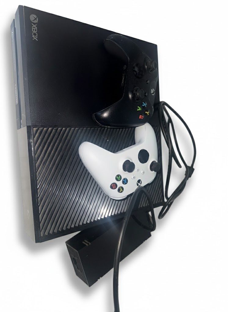 Xbox One with 2 Controllers. Works Perfect, Cables included 