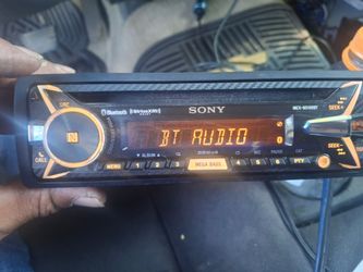 STEREO SONY CD AUX USB BLUETOOTH CAMBIA DE DIFERENTES COLORES GOOD CONDICIÓN ABLO ESPAÑOL