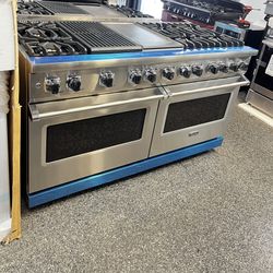 VIKING PROFESSIONAL STAINLESS STEEL 60” DUAL FUEL RANGE 