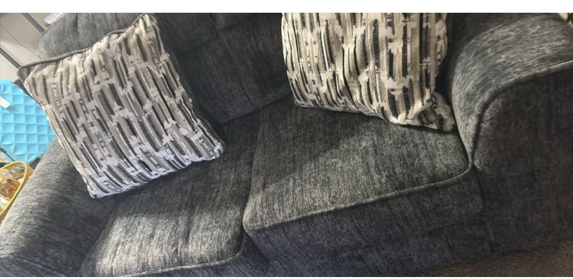 2 Couches Barely Used Good Conditions You Can Have Pillows To In