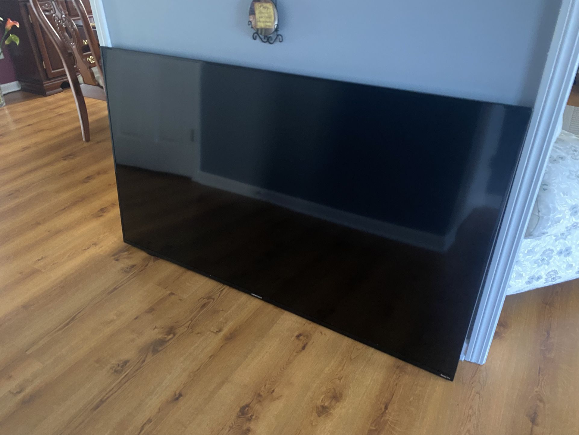 “70 Element Smart Tv