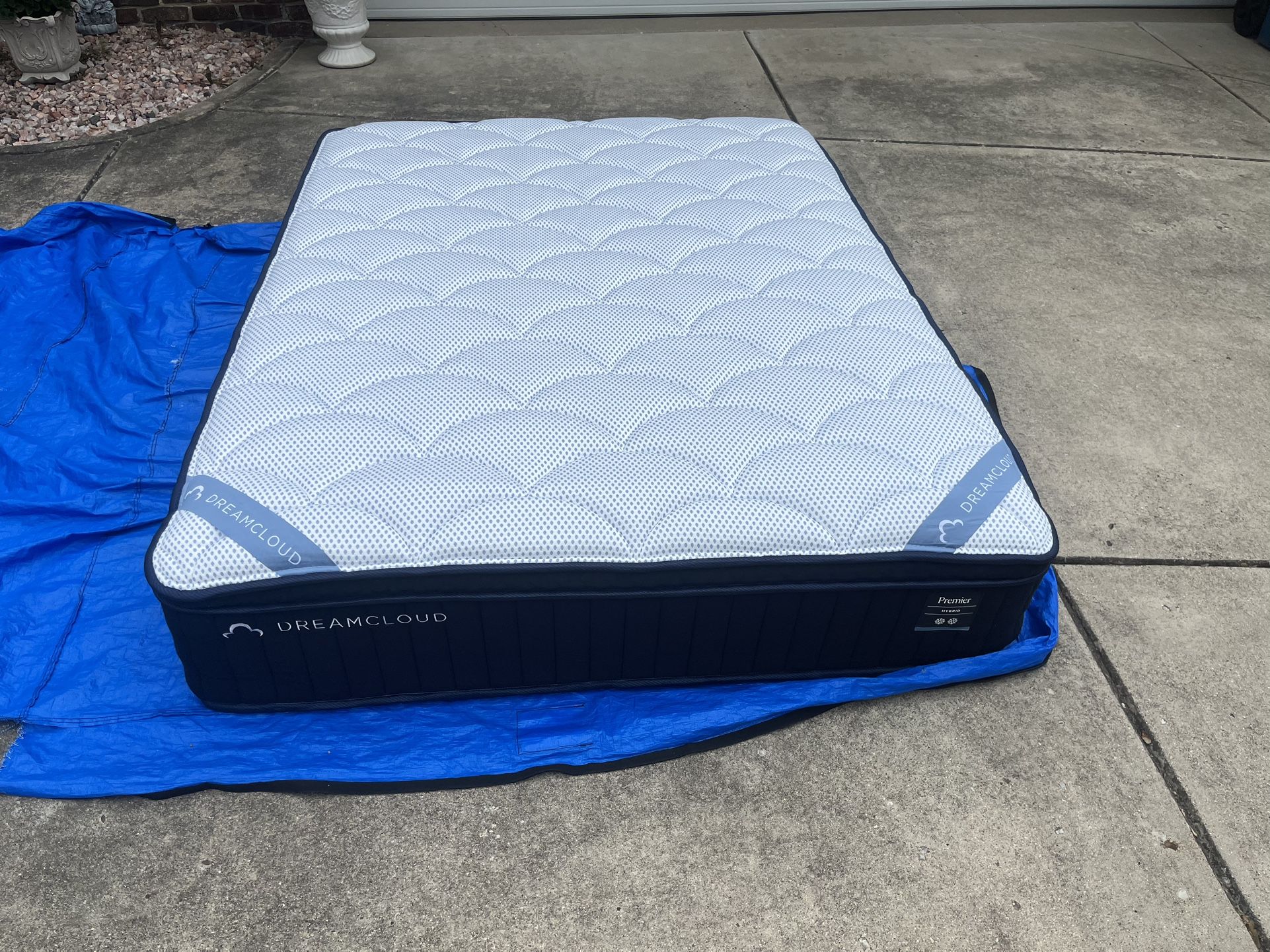 Dreamcloud Premier Queen Mattress