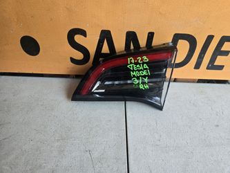 2017-2023 Tesla model 3 /y  rh inner taillight