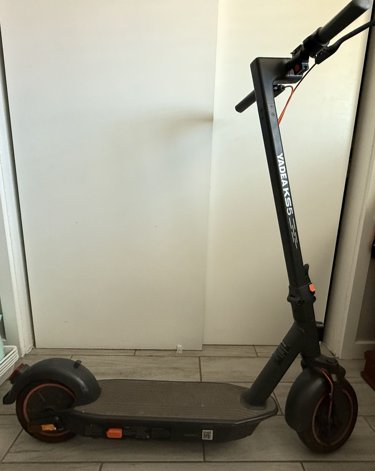 Yadea Ks5 Adult Size Electric Scooter