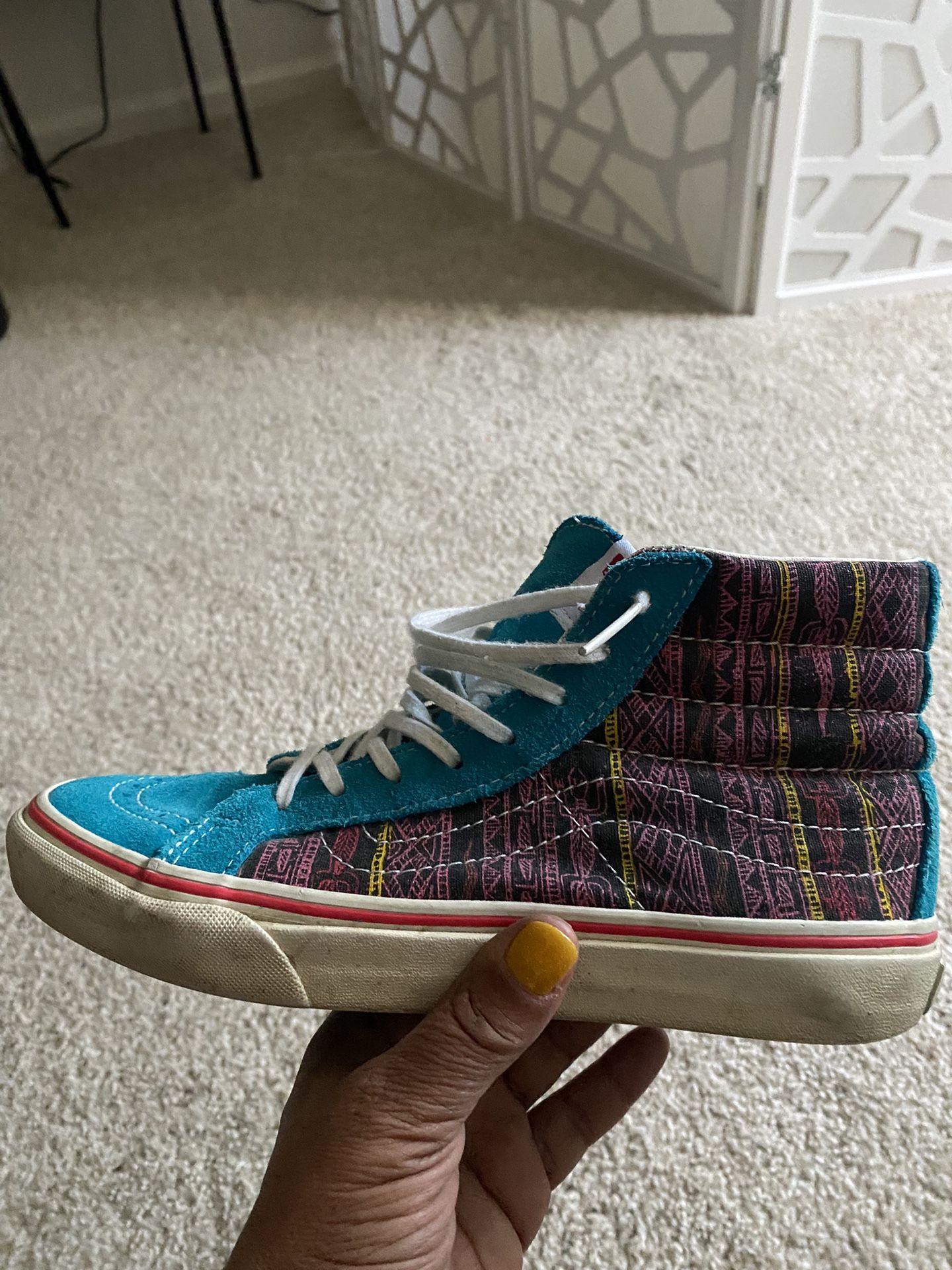 Vans (mens 5.5/women’s 7)