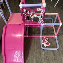 Minnie Jungle Gym play