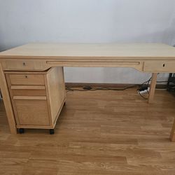 Desk With Rolling Filing Cabinet
