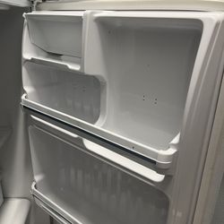 Refrigerator $125