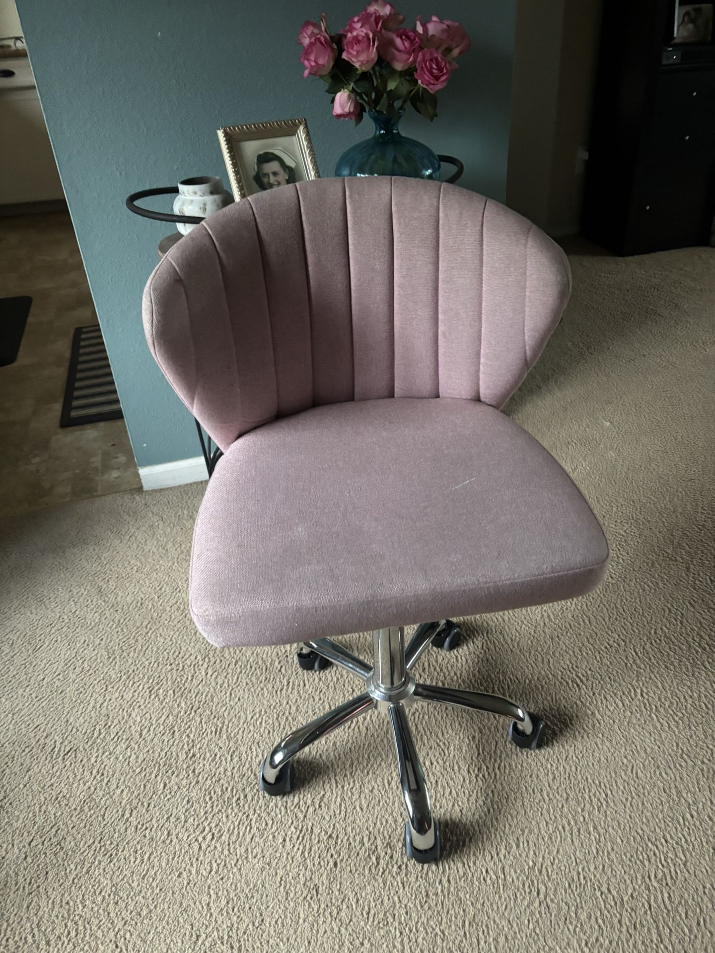 Pink Office Chair- Super Chic!
