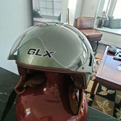 Motorcycle helmet