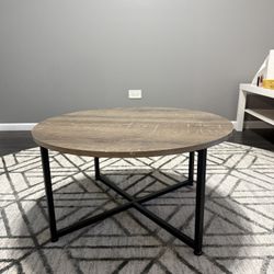 Round Coffee Table – Modern Design