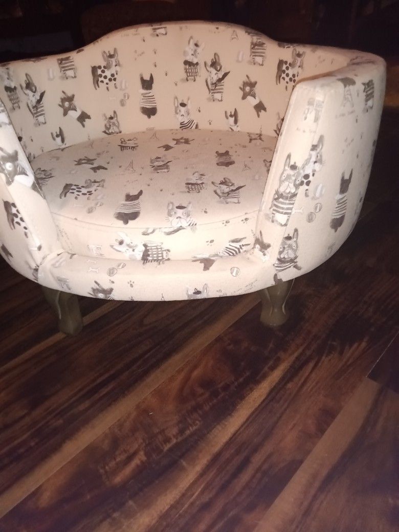 Very Nice Doggie Bed