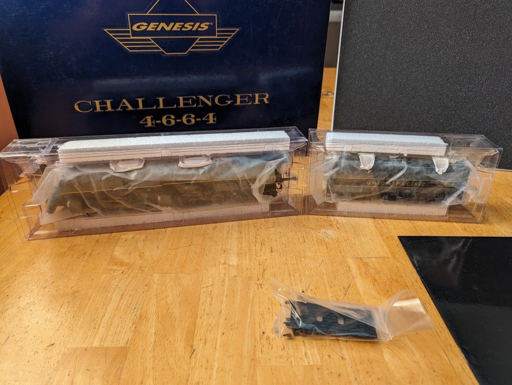 HO Athearn Genesis Union Pacific 4-6-6-4 Challenger #3977 w/DCC/Sound Brand New