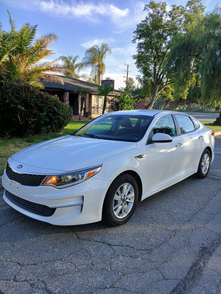 2018 KIA Optima