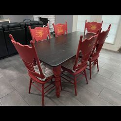 Dining Room Table And Chairs 