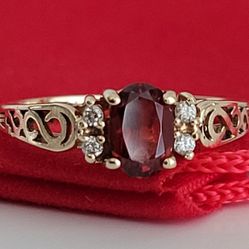 ❤️14k Size 3.75 Beautiful Solid Yellow Gold Garnet And Genuine Diamonds Ring!/ Anillo de Oro con Garnet y Diamantes!👌🎁Post Tags: Anillo de Oro