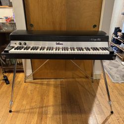 Fender Rhodes (Mk I Stage “Silverface”)