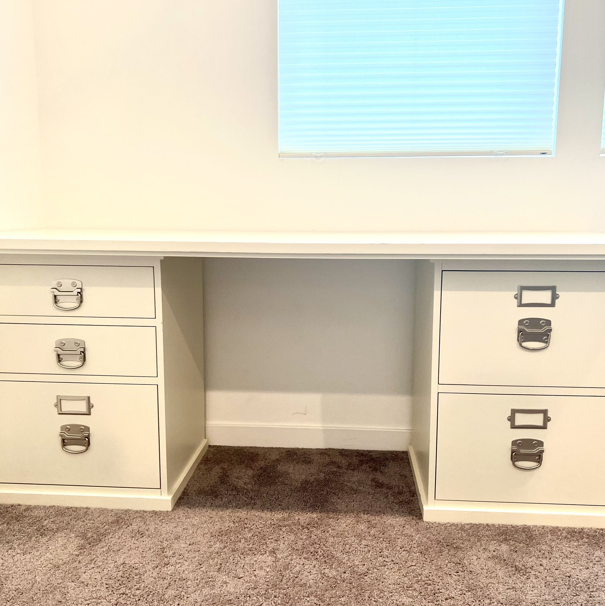 Pottery Barn Bedford Executive Desk 5 Drawer White