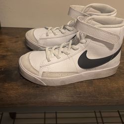 New Boys/girls White Nike Sneakers 
