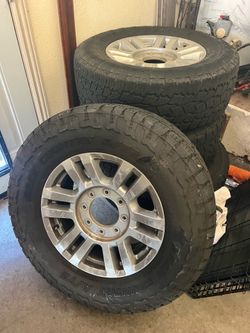 Ford F-250 wheels and tires
