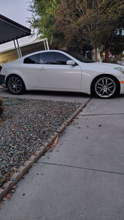 2005 Infiniti coupe 2 door
