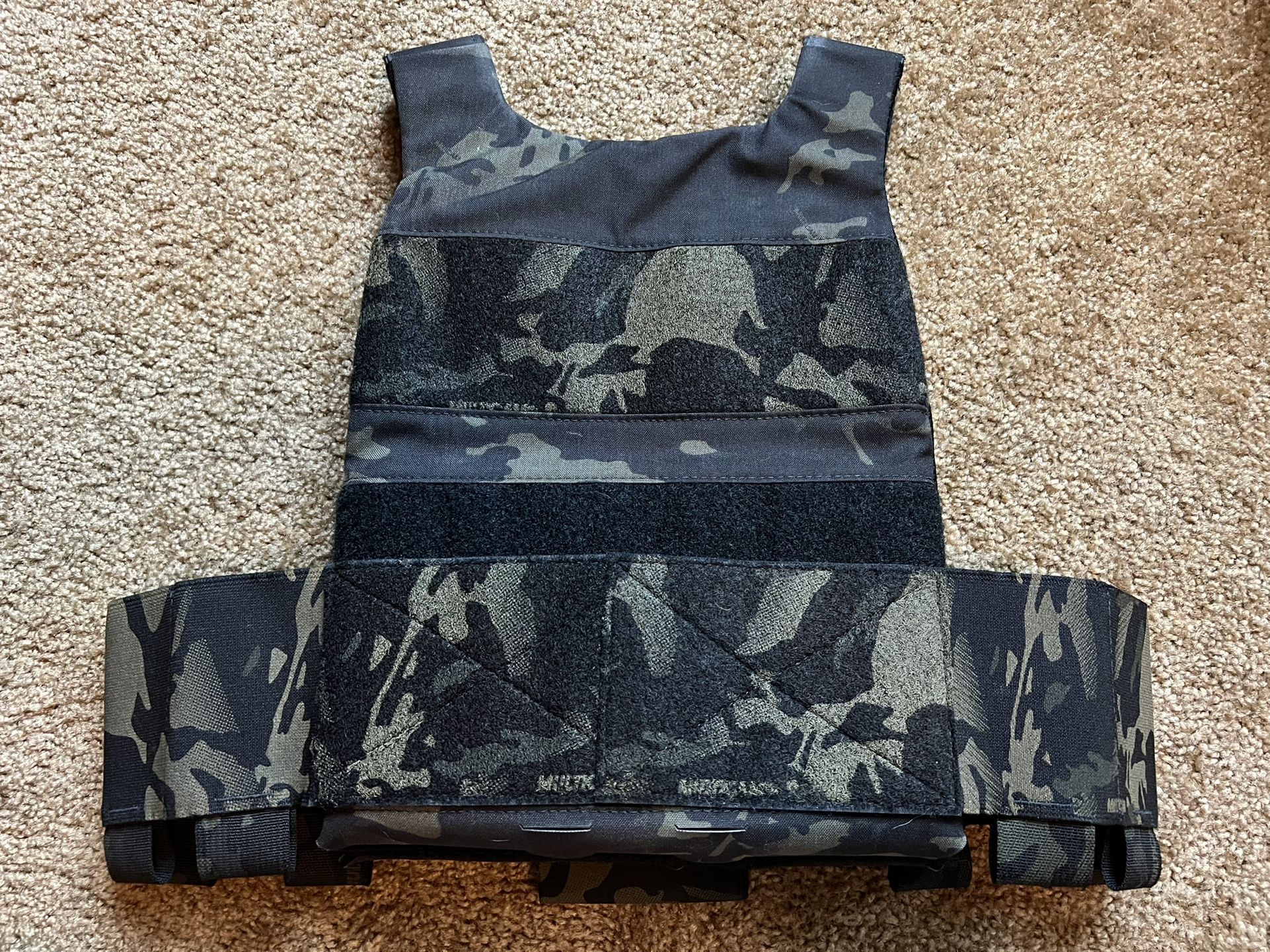 Ferro Concepts Slickster multicam black for Sale in Clovis, CA