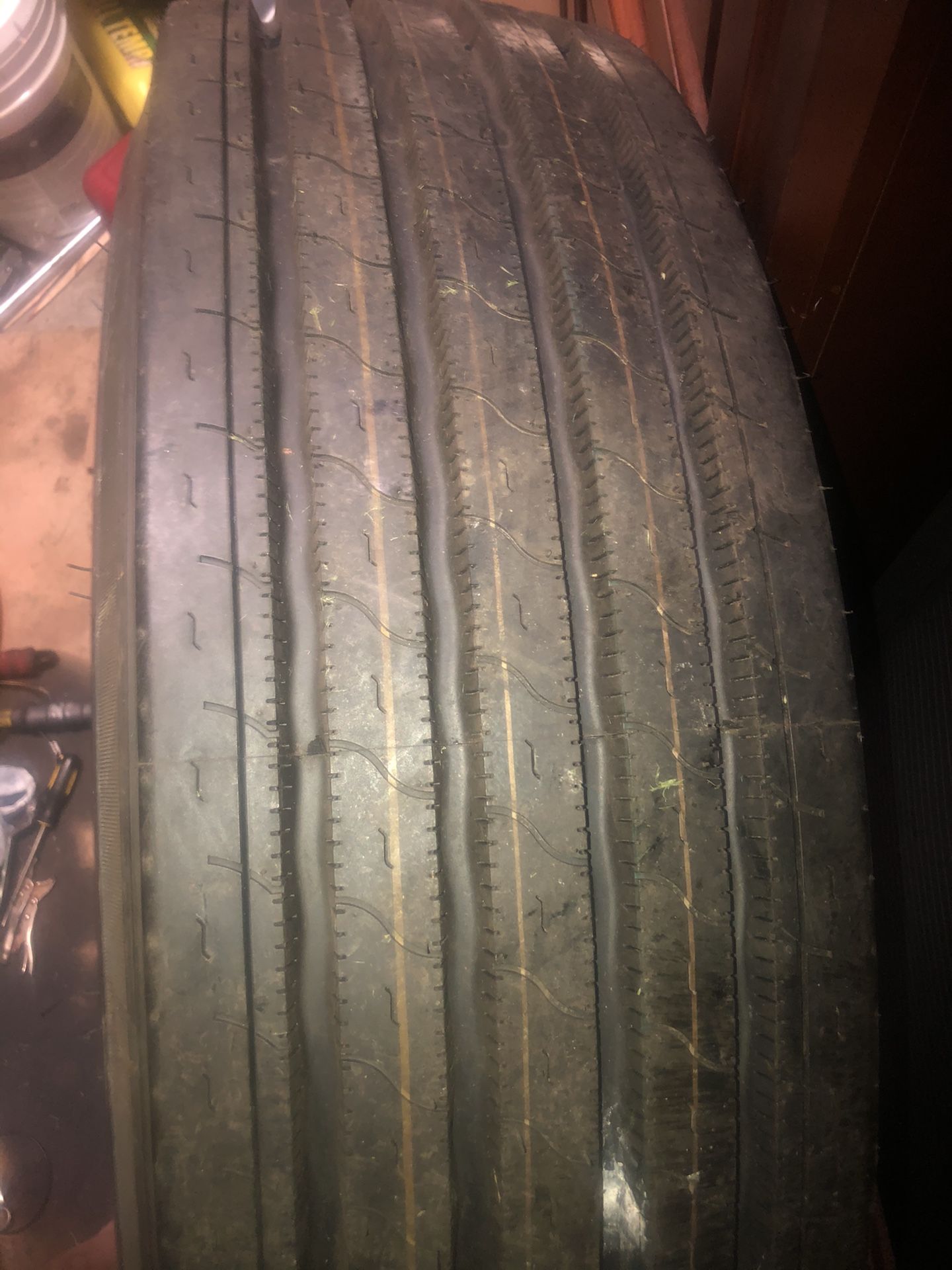 315/80 R22.5 new tire