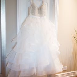 Allure Bridal Wedding Dress And Cathedral Veil