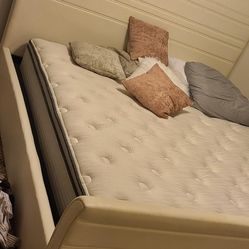 Bed FRAME, MATRESS AND MATRESS BOX KING SIZE