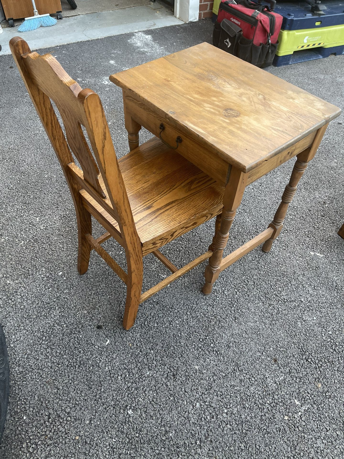 Child Desk And Chair