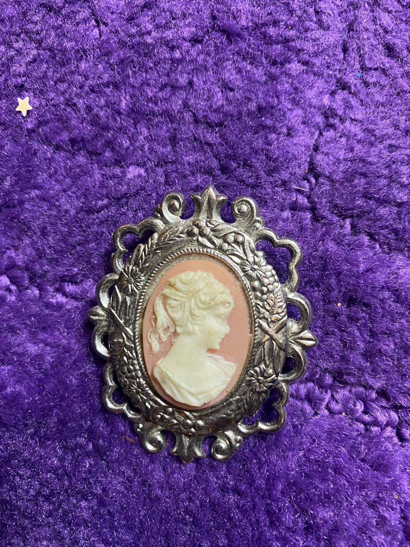 Vintage Silver Tone Pink Cameo Brooch Pin
