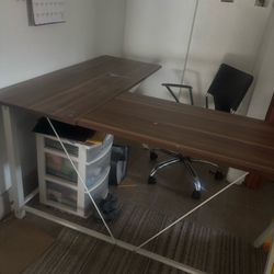 Corner Desk